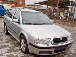 Grau Gebraucht 2003 Skoda Octavia Kombi | 2.100 € (Fairer Preis)