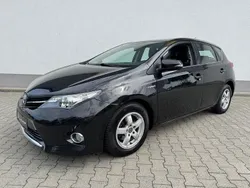Schwarz Gebraucht 2013 Toyota Auris Hybrid Life Limousine | 8.900 € (Fairer Preis)