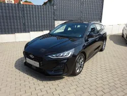 Schwarz Gebraucht 2024 Ford Focus ST-Line Limousine | 26.990 € (Fairer Preis)