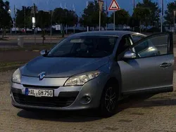 Grau Gebraucht 2009 Renault Mégane III Expression Limousine | 5.300 € (Fairer Preis)