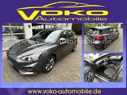 Grau Gebraucht 2019 Ford Focus ST-Line Limousine | 13.980 € (Guter Preis)