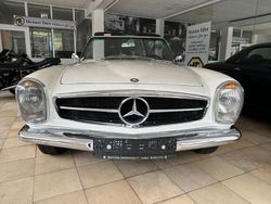 Weiß Gebraucht 1966 Mercedes 230 Cabrio | 79.900 €