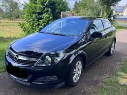 Schwarz Gebraucht 2010 Opel Astra GTC Innovation Limousine | 2.490 € (Guter Preis)