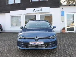 Anemonenblaumetallic Neu 2024 VW Golf VIII Style Limousine | 26.900 € (Fairer Preis)