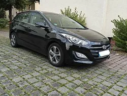 Schwarz Gebraucht 2015 Hyundai i30 Kombi | 7.450 € (Fairer Preis)