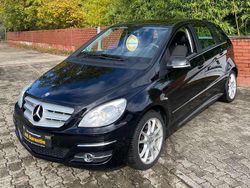 Kosmosschwarz Gebraucht 2010 Mercedes B180 Van / Kleinbus | 6.450 € (Fairer Preis)