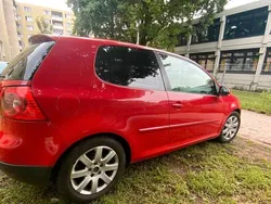 Rot Gebraucht 2005 VW Golf V Kleinwagen | 1.600 € (Superpreis)