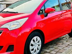 Rot Gebraucht 2011 Toyota Verso-S Van / Kleinbus | 6.000 € (Fairer Preis)