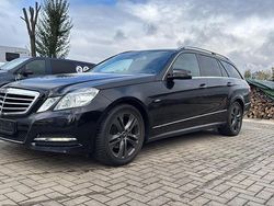 Schwarz Gebraucht 2010 Mercedes E220 Avantgarde Kombi | 7.950 € (Superpreis)