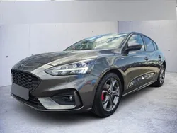 Grau Gebraucht 2021 Ford Focus ST-Line X Limousine | 24.089 €