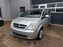 Silber Gebraucht 2005 Opel Meriva Van / Kleinbus | 1.300 €