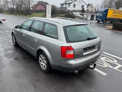 Grau Gebraucht 2001 Audi A4 Kombi | 850 € (Superpreis)