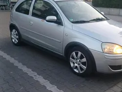 Gold Gebraucht 2005 Opel Corsa Kleinwagen | 950 € (Guter Preis)