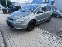 Grau Gebraucht 2010 Ford S-MAX Titanium Van / Kleinbus | 3.950 € (Fairer Preis)