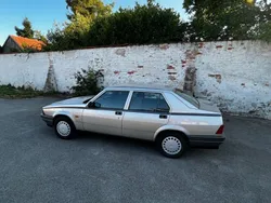 Silber Gebraucht 1989 Alfa Romeo 75 Limousine | 15.900 €