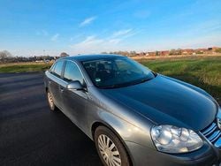 Grau Gebraucht 2007 VW Jetta Limousine | 5.000 € (Fairer Preis)