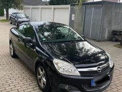 Schwarz Gebraucht 2008 Opel Astra Cabriolet Cabrio | 1.100 € (Superpreis)