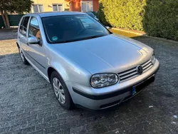 Silber Gebraucht 2001 VW Golf IV Kleinwagen | 2.000 € (Fairer Preis)