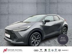 Grey metallic (1g3)/ black (20 Neu 2025 Toyota C-HR Team SUV | 32.460 € (Superpreis)