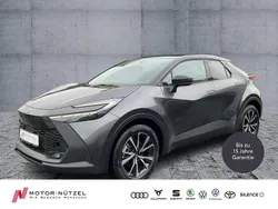 Grey metallic (1g3)/ black (20 Neu 2025 Toyota C-HR Team SUV | 32.930 €