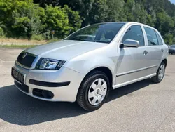 Silber Gebraucht 2005 Skoda Fabia Limousine | 1.599 € (Fairer Preis)