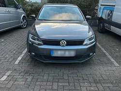 Grau Gebraucht 2012 VW Jetta Limousine | 7.250 € (Etwas zu teuer)