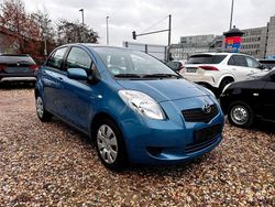 Blau Gebraucht 2006 Toyota Yaris Executive Limousine | 5.450 € (Etwas zu teuer)