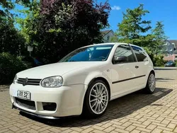 Weiß Gebraucht 2001 VW Golf IV R Limousine | 3.200 € (Etwas zu teuer)