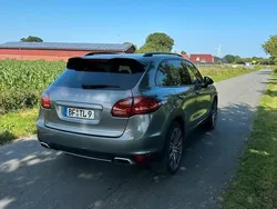 Grau Gebraucht 2010 Porsche Cayenne SUV | 20.000 € (Teuer)