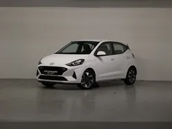 Atlas white, innenraum black, Gebraucht 2024 Hyundai i10 Trend Kleinwagen | 14.990 € (Fairer Preis)