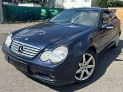 Blau Gebraucht 2010 Mercedes C230 Limousine | 3.990 €