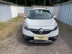 Weiß Gebraucht 2014 Renault Scénic III Initiale Paris Van / Kleinbus | 7.990 € (Fairer Preis)