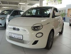 Weiß Neu 2025 Fiat 500e Limousine | 28.990 €