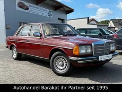 Rot Gebraucht 1982 Mercedes 240 Limousine | 10.590 €