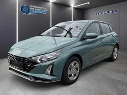 Mangrove green Gebraucht 2025 Hyundai i20 Select Kleinwagen | 19.110 € (Etwas zu teuer)