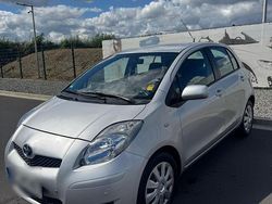 Silber Gebraucht 2010 Toyota Yaris Kleinwagen | 4.500 € (Fairer Preis)