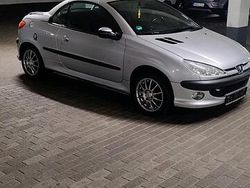 Blau Gebraucht 2003 Peugeot 206 CC Cabrio | 950 €