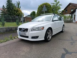 Weiß Gebraucht 2011 Volvo V50 R-Design Kombi | 6.700 €