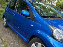 Blau Gebraucht 2011 Toyota Aygo Edition Kleinwagen | 4.500 € (Etwas zu teuer)