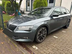 Grau Gebraucht 2019 Skoda Superb SportLine Kombi | 19.999 €