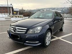Blau Gebraucht 2011 Mercedes C350 Limousine | 18.900 €