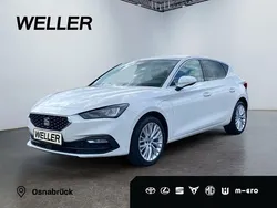 Weiss Gebraucht 2021 Seat Leon XCELLENCE Limousine | 21.590 € (Guter Preis)