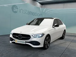 Weiß Gebraucht 2024 Mercedes C300e Avantgarde Limousine | 56.100 €