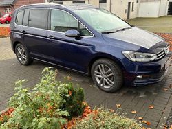 Blau Gebraucht 2020 VW Touran Highline Van / Kleinbus | 28.900 € (Fairer Preis)