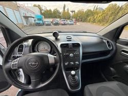Weiß Gebraucht 2009 Opel Agila Kleinwagen | 3.000 € (Guter Preis)