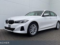 Weiß Gebraucht 2025 BMW 318 Limousine | 30.999 € (Superpreis)