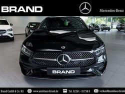 Schwarz Gebraucht 2025 Mercedes A200 AMG line Limousine | 38.990 €