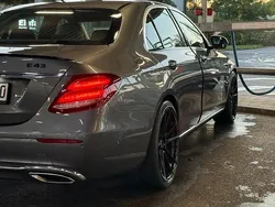 Grau Gebraucht 2018 Mercedes E200 Limousine | 28.000 € (Etwas zu teuer)