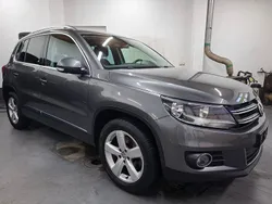 Grau Gebraucht 2016 VW Tiguan LOUNGE SUV | 14.490 € (Etwas zu teuer)