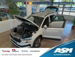 Moonweiss metallic Gebraucht 2023 Skoda Karoq Style SUV | 28.793 € (Guter Preis)